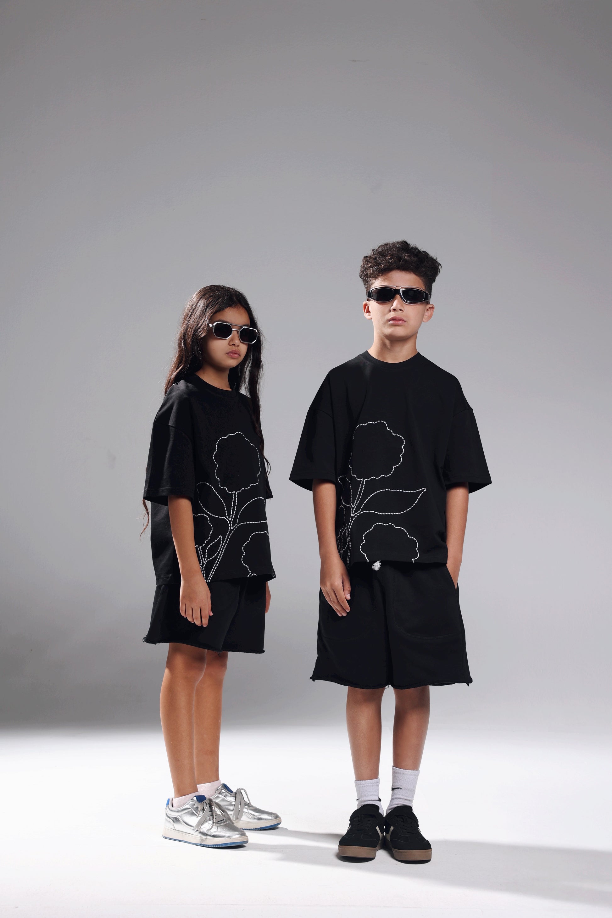 BLACK FLOWER TEE